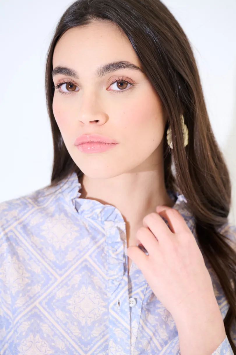 Outlet KIKISIX CAMICIA MUSSOLA STAMPATA CON COLLO COREANA ROUCHES DOPPIATA CELE