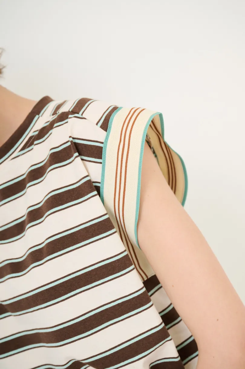 Outlet KIKISIX CROP TOP RIGA MANICA COSTINA MORO