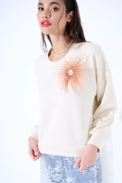Online KIKISIX FELPA CON PIZZO SOTTO +PINZA PIUME BEIGE