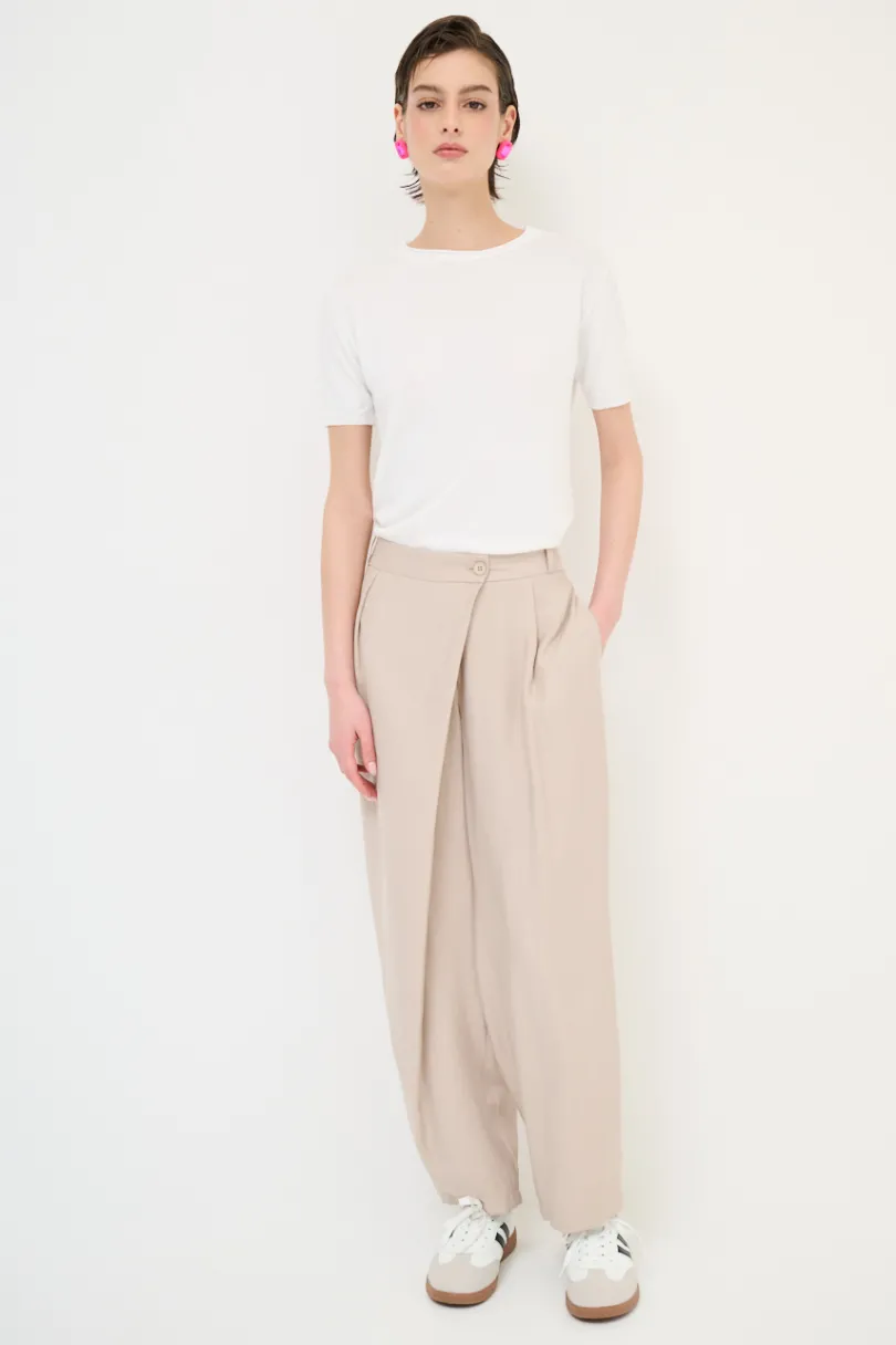 Clearance KIKISIX PANTALONE CARROT CON CINTURINO RIGA SABBIA