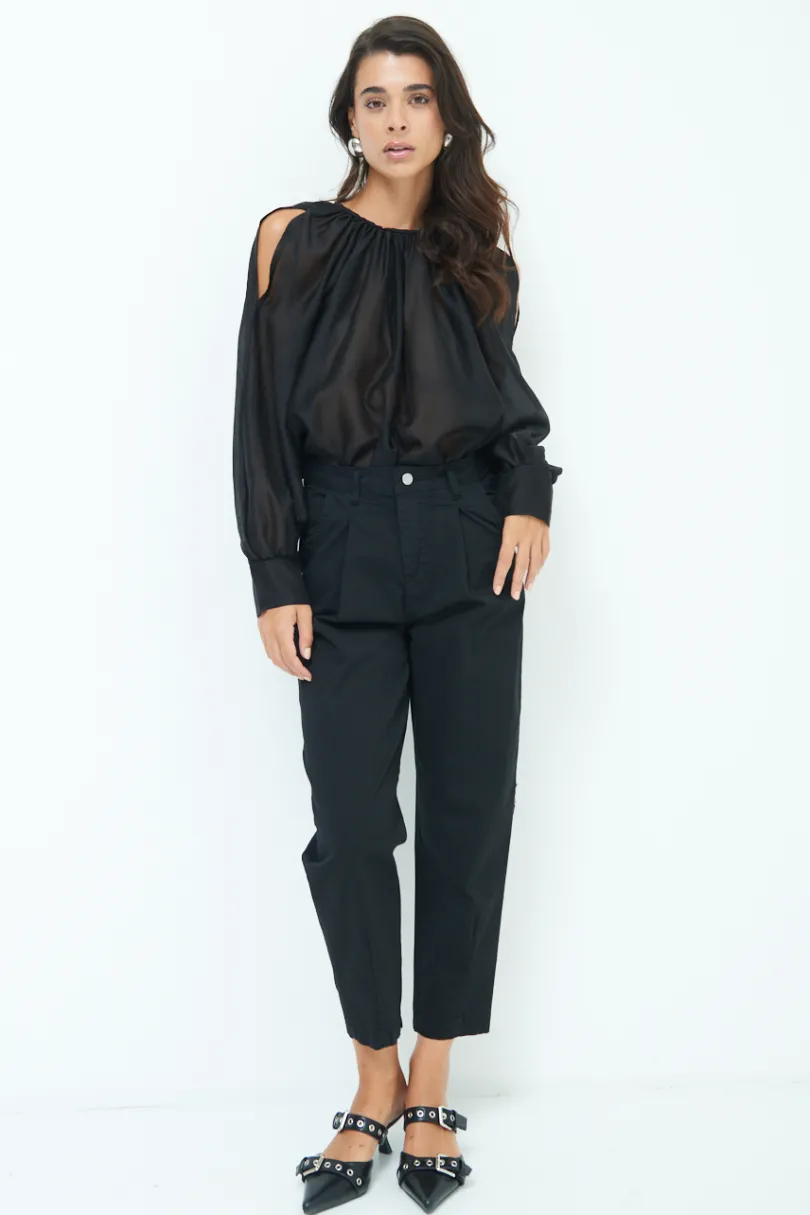 Outlet KIKISIX PANTALONE CARROT CON PINCE NERO