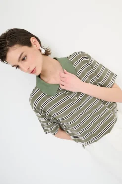 Discount KIKISIX POLO CROP CON SPACCHI ARIGHE M/MANICA VERDE MILITARE