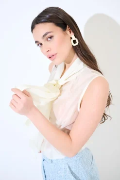 Best KIKISIX TOP SMANICATO CON MAXI FIOCCO VOILE PANNA